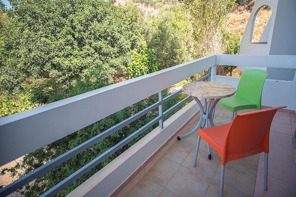 Megim Hotel Palaiochora Dış mekan fotoğraf