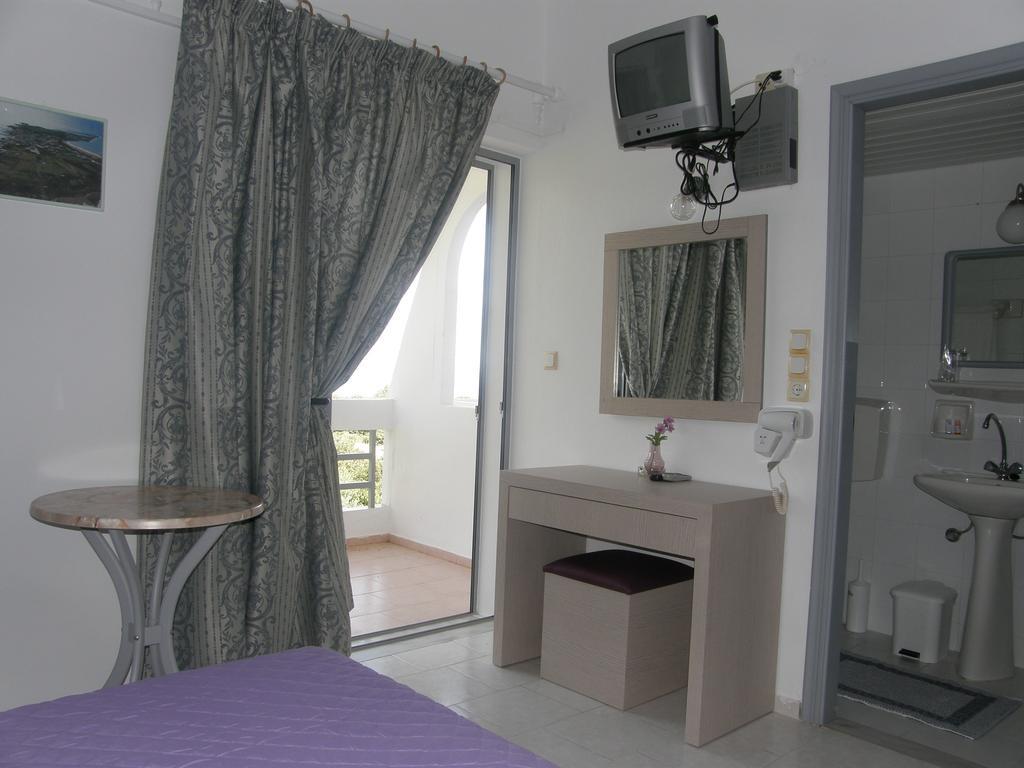 Megim Hotel Palaiochora Dış mekan fotoğraf