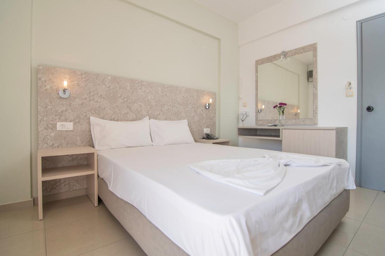 Megim Hotel Palaiochora Dış mekan fotoğraf