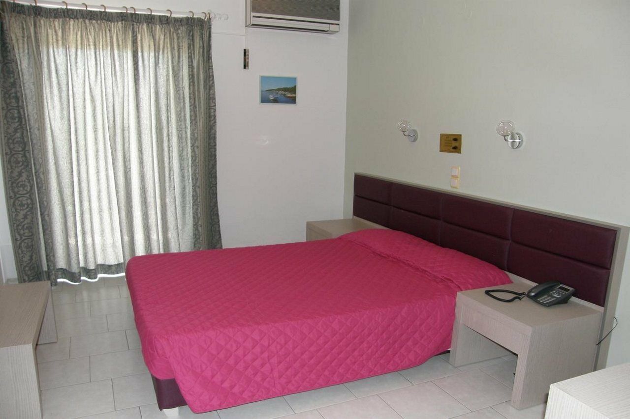 Megim Hotel Palaiochora Dış mekan fotoğraf